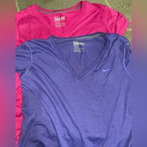 Bundle of 2 Nike shirts